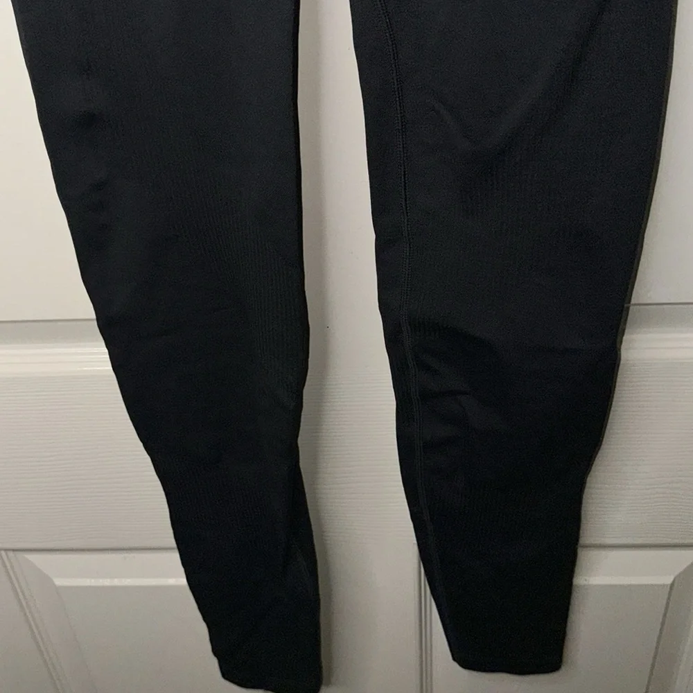 Like New PINK from Victoria’s Secret Leggings - Picture 4 of 4